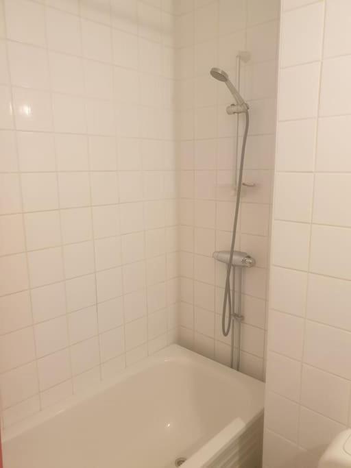 Central Hel Laegenhet. Naera Till Allt. Umeå Exteriér fotografie